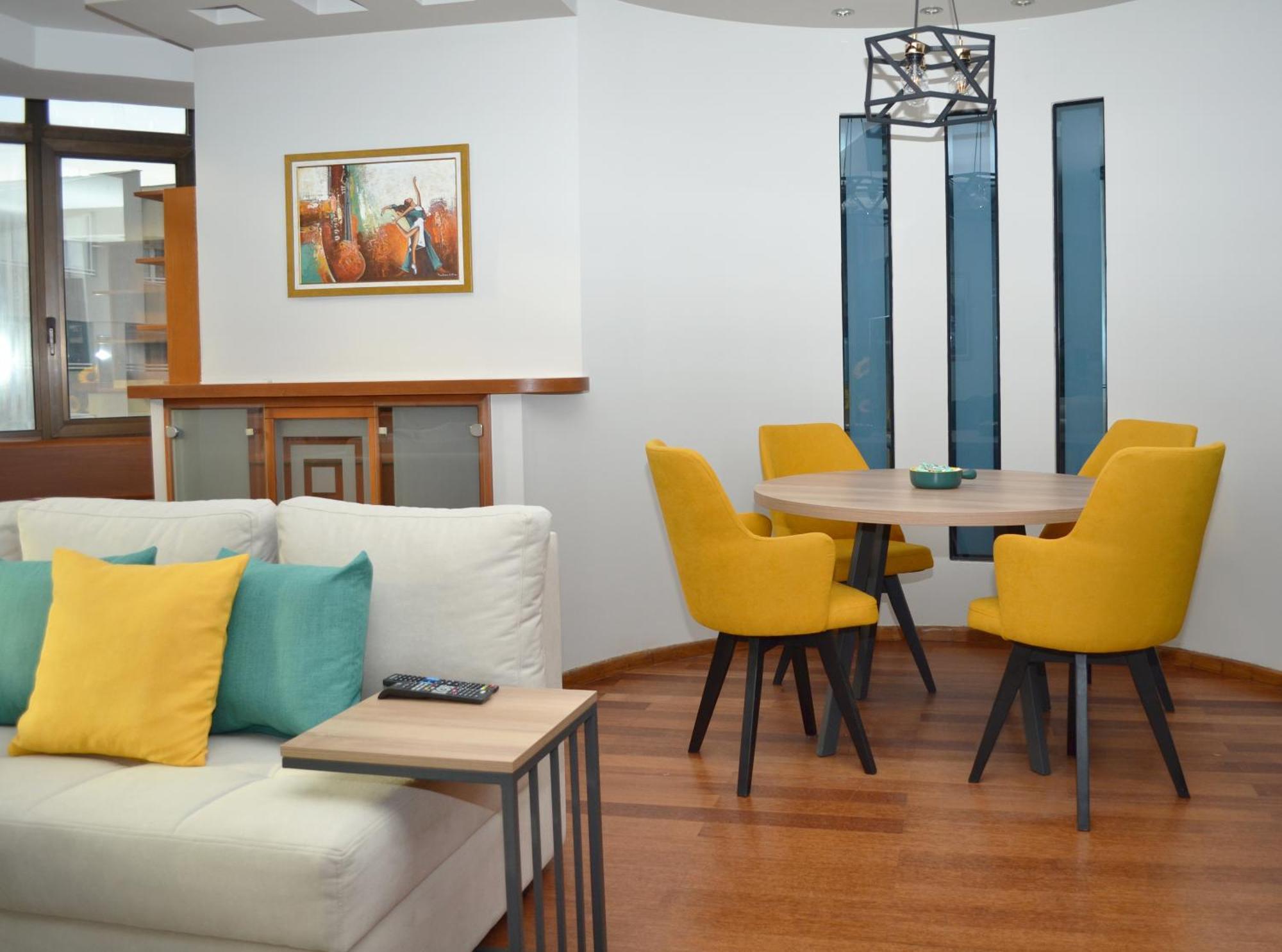 He-ra - & Free Parking Apartment