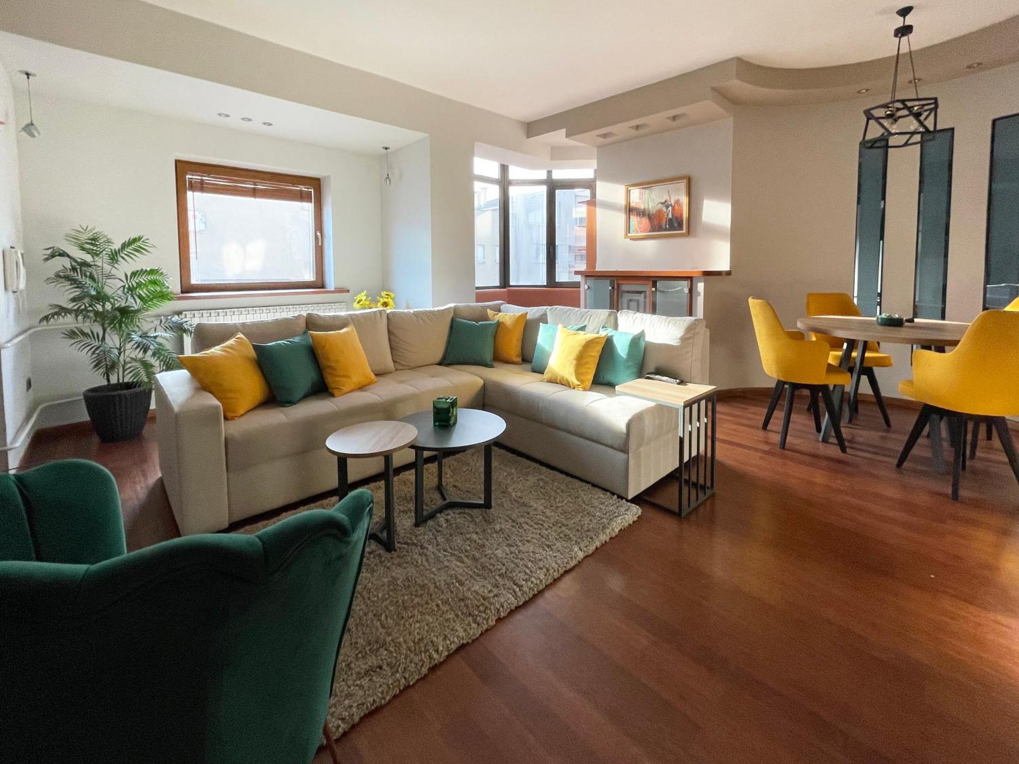 He-ra - & Free Parking Apartment